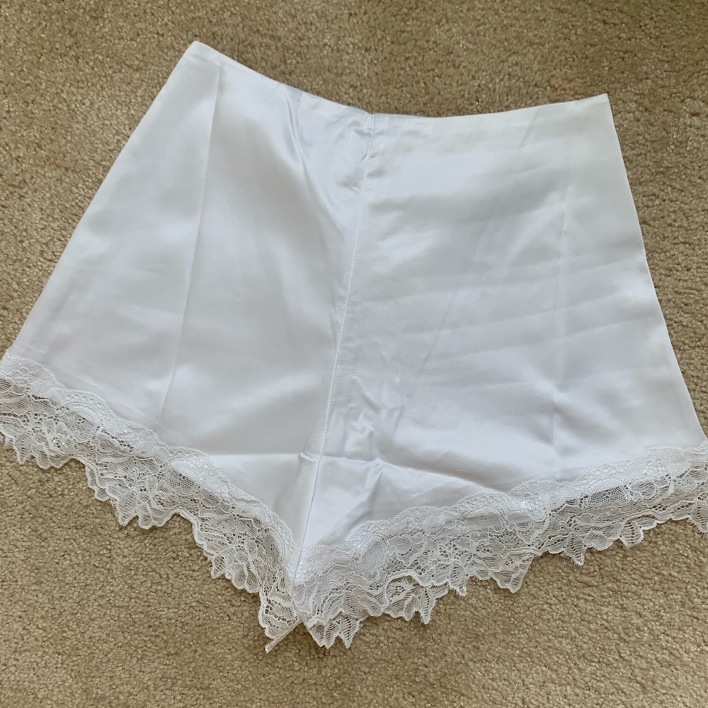 Princess Polly Darlene shorts - Picture 3 of 4